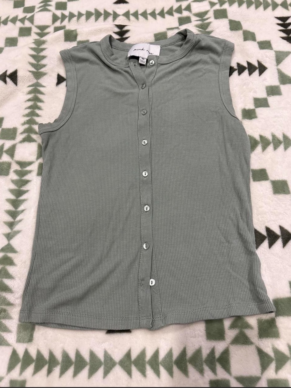 Pink rose Sleeveless Button-Front Ribbed Top - Sage Green